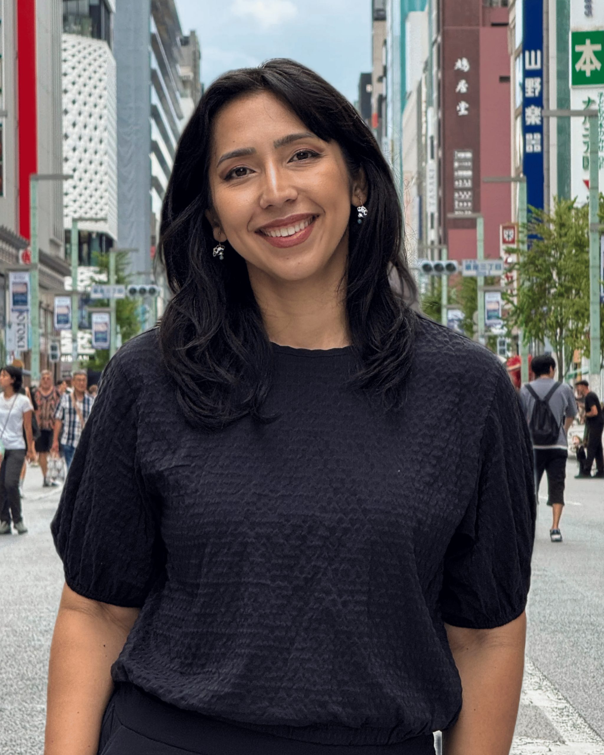 Marina Tsuge em uma rua do Japão